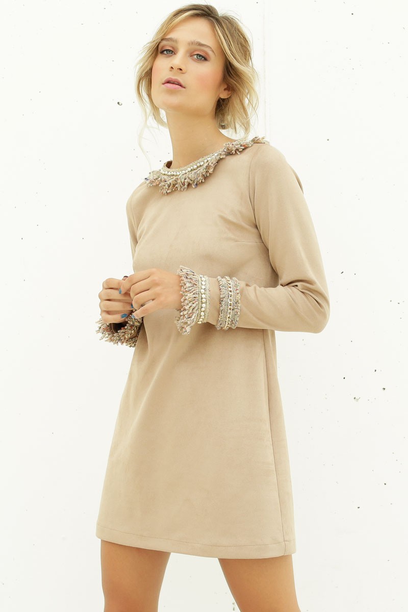 vestidos nude de ante evase con manga larga y pasamaneria flecos tachuelas de otoño invierno 2016 2017 para cenas galas bodas de apparentia