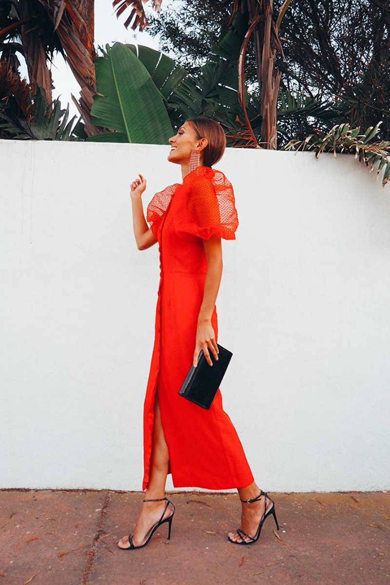 Invitadas otoño vestido rojo para boda largo midi con plumetti y botones forrados para fiesta, comunion, graduacion de apparentia