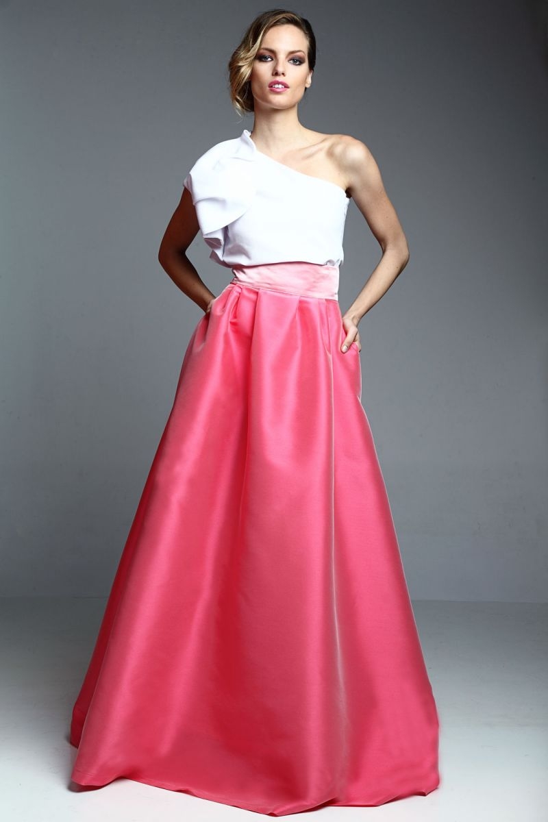 conjunto de falda larga rosa y top asimetrico con volante para invitadas boda fiesta online
