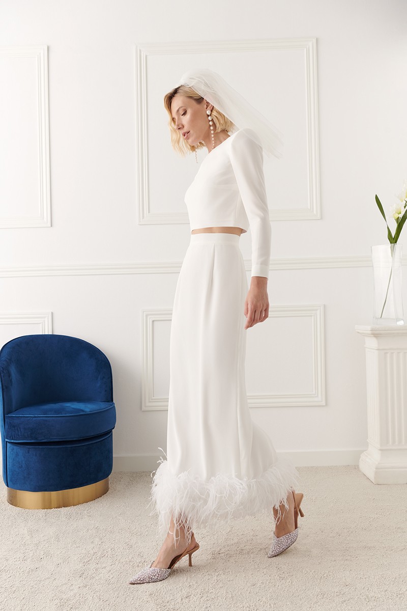 comprar top confeccionado en crepe blanco, escote a la caja y manga larga con hombreras para novia, boda civil, fiesta, evento