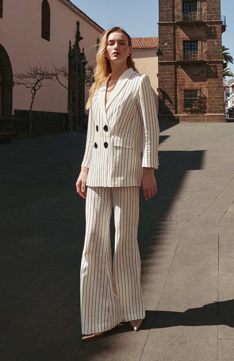 chaqueta americana en tejido de lino blanco con rayas de lentejuelas para invitada fiesta, boda, evento, mamá de comunion comprar online