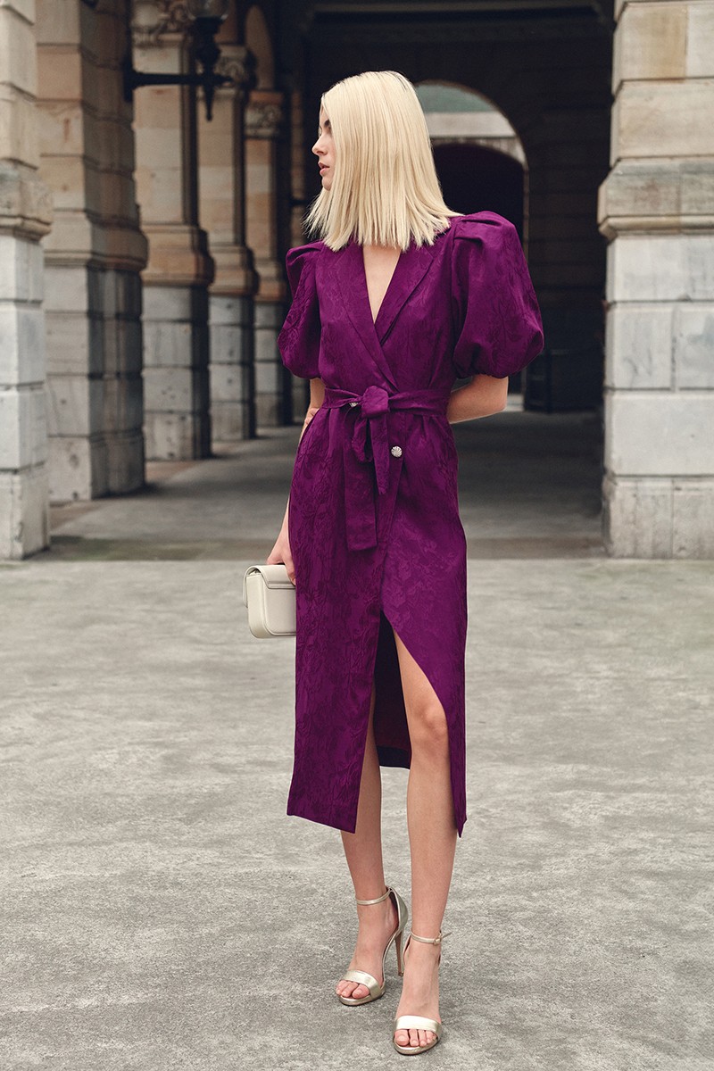 comprar Vestido midi con mangas abullonadas morado tornasolado con cuello y solapa , botones forrados y cinturon para invitadas boda, evento, fiesta, coctel, otoño fiesta navidad