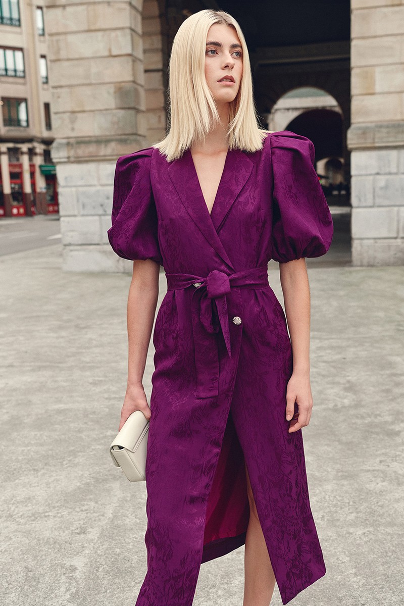 Vestido midi con mangas abullonadas morado tornasolado con cuello y solapa , botones forrados y cinturon para invitadas boda, evento, fiesta, coctel, otoño fiesta navidad