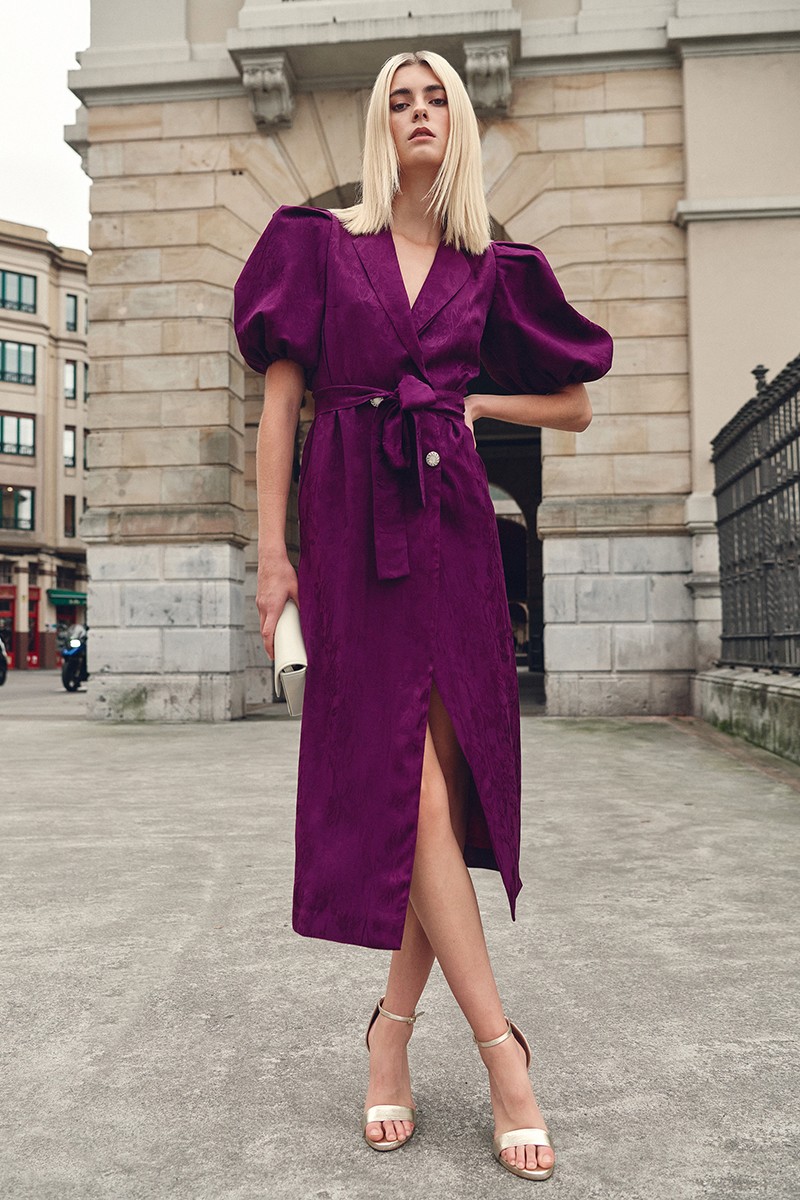 Vestido con mangas abullonadas morado tornasolado con cuello y solapa , botones forrados y cinturon para invitadas boda, evento, fiesta, coctel, otoño fiesta navidad