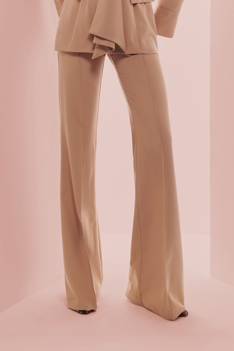 comprar Pantalon crepe camel para invitada de boda, graduación, fiesta, evento, mamá de comunion, bautizo, shop online, compra online