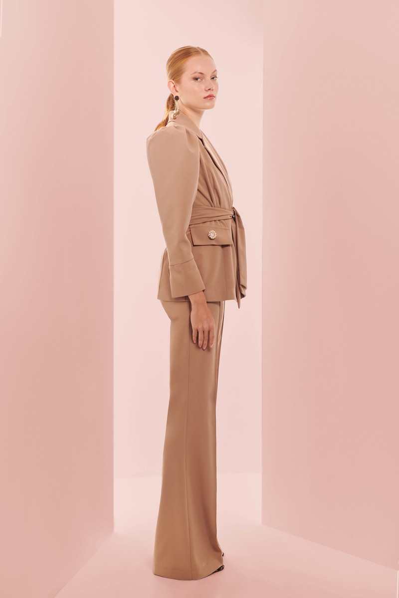 Pantalon de vestir crepe camel para invitada de boda, graduación, fiesta, evento, mamá de comunion, bautizo, shop online, compra online