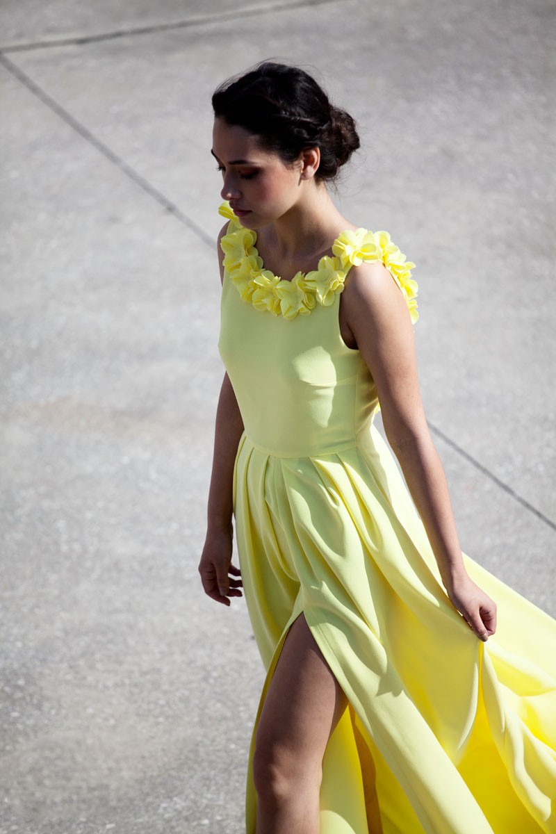 comprar online vestido largo amarillo con escote en la espalda de fiesta boda coctel graduacion de apparentia collection